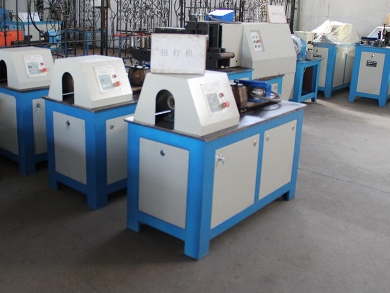 鐵藝魚尾機廠家工廠實景